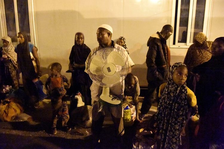Sejumlah migran Afrika asal Niger yang akan dipulangkan ke negara asal mereka oleh pemerintah Aljazair.