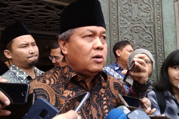 Gubernur Bank Indonesia Perry Warjiyo dalam wawancara di Komplek Masjid BI, Jumat (22/3/2019)