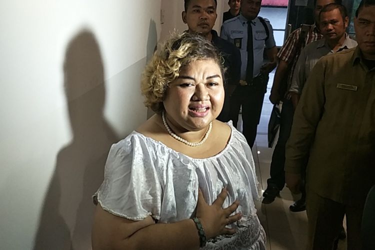 Pretty Asmara ditemui sebelum sidang kasus dugaan penyalahgunaan narkotika di Pengadilan Negeri Jakarta Pusat hari ini, Rabu (3/1/2018) sore.