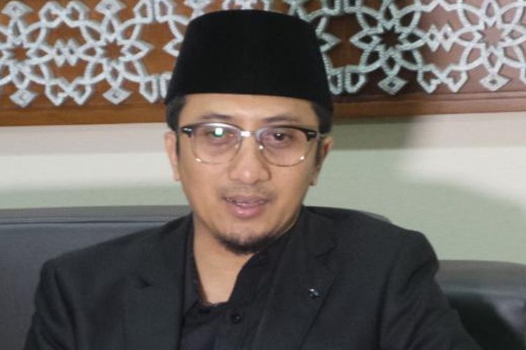 Ustadz Yusuf Mansyur saat wawancara dengan wartawan, di Masjid Istiqlal, Jakarta Pusat, Minggu (24/4/2016).