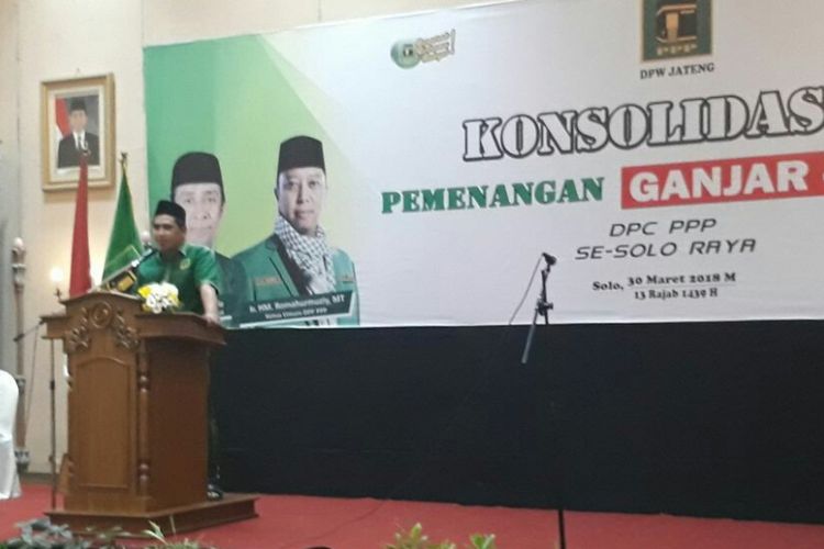 Calon wakil gubernur Jawa Tengah Gus Yasin dalam konsolidasi pemenangan Ganjar-Yasin DPC PPP se-Solo Raya di Solo, Jawa Tengah, Jumat (30/3/2018).