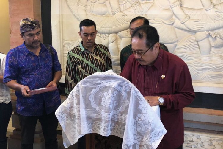 Wakil Gubernur Bali Tjokorda Oka Artha Ardhana Sukawati saat membuka acara pembinaan bagi UKM, SRC Fest di Bali.