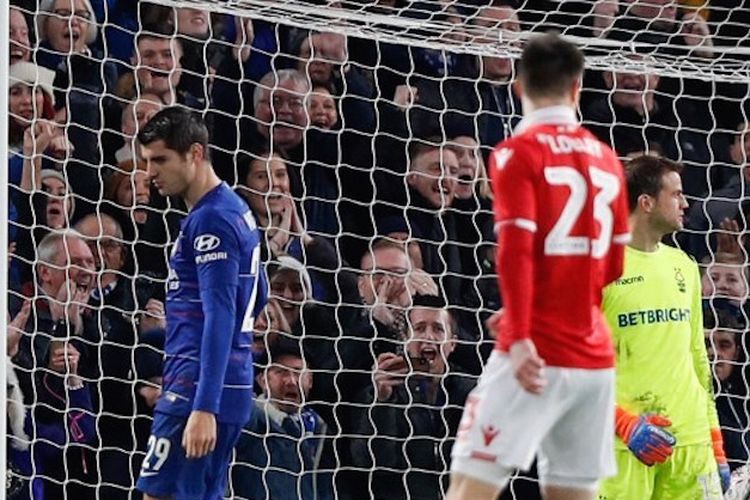 Alvaro Morata tampak tak terlalu antusias dalam merayakan golnya pada pertandingan Chelsea vs Nottingham Forest dalam babak ke-3 Piala FA di Stadion Stamford Bridge, 5 Januari 2019. 