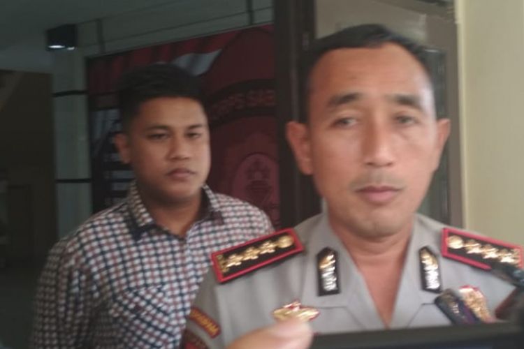 Kabid Propam Polda Sumsel Kombes Pol Didik Hayamansyah saat memberikan keterangan terkait pemeriksaan terhadap AKBP AG salah satu Kapolres yang diduga menggunakan narkoba, Selasa (15/1/2019).