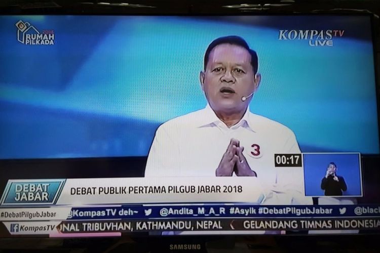 Calon gubernur Jawa Barat, Sudrajat, saat debat pilkada di Gedung Sabuga, Bandung, Senin (12/3/2018).