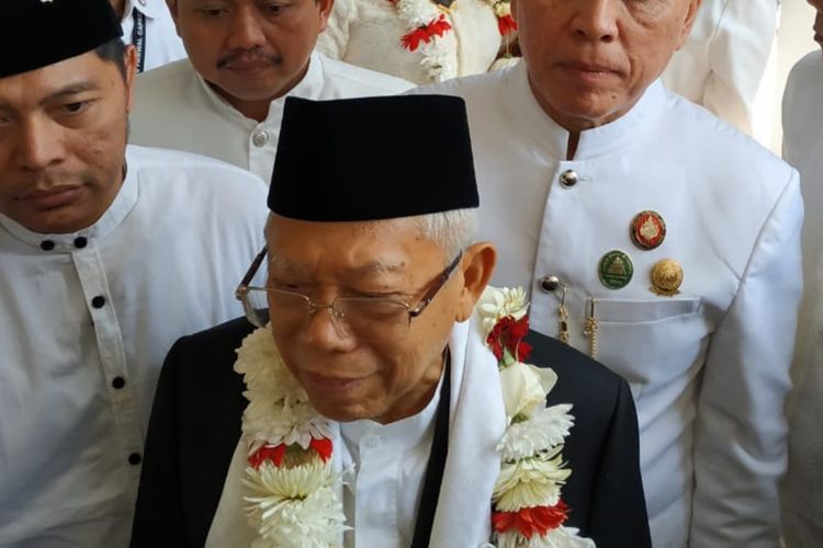 Cawapres 01 KH Maruf Amin usai menghadiri Halal Bihalal di Gedung Negara, Sumedang, Jawa Barat, Rabu (12/6/2019). AAM AMINULLAH/KOMPAS.com
