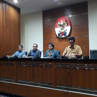 KPK umumkan penetapan tersangka pasca OTT di Tangerang, Selasa (13/3/2018).