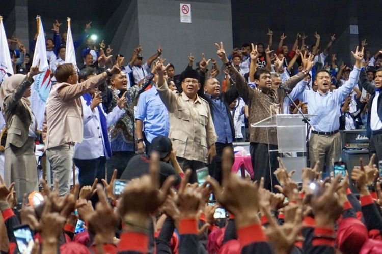 Calon presiden nomor urut 02 Prabowo Subianto menghadiri perayaan ulang tahun ke 20 Federasi Serikat Pekerja Metal Indonesia (FSPMI) di Sports Mall, Kelapa Gading, Jakarta Utara, Rabu (6/2/2019).