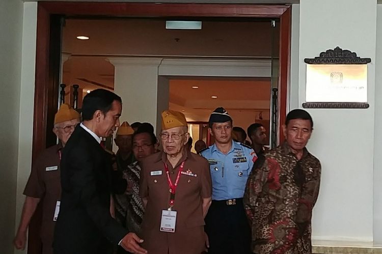 Presiden Jokowi saat menutup Kongres ke XI Legiun Veteran Republik Indonesia (LVRI) di Hotel Borobudur, Jakarta, Kamis (19/10/2017) siang.