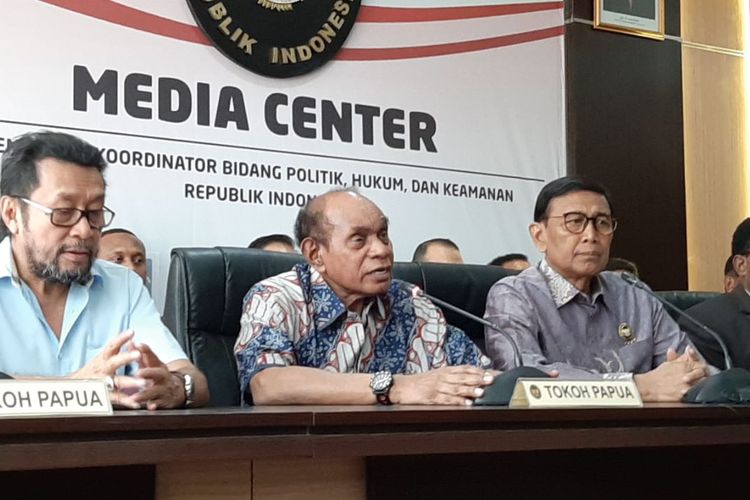 Menteri Koordinator Bidang Politik, Hukum, dan Keamanan (Menko Polhukam), Wiranto,dalam konferensi pers di  kantor Kemenko Polhukam, Jakarta Pusat, Jumat (30/8/2019). 