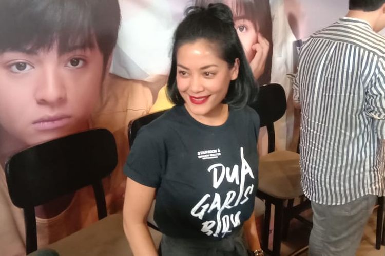 Lulu Tobing menghadiri pemutaran film Dua Garis Biru di kawasan Epicentrum, Kuningan, Jakarta Selatan, Kamis (27/6/2019).