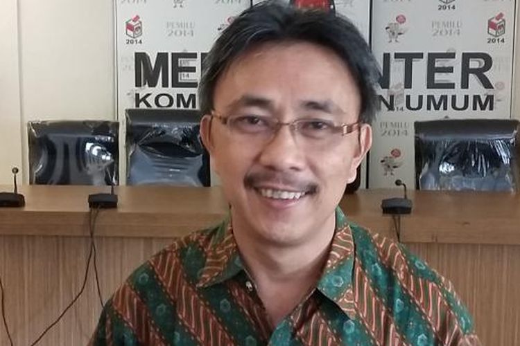 Koordinator Komite Pemilih Indonesia, Jeirry Sumampow, di Media Center KPU, Jakarta Pusat, Rabu (24/6/2015).