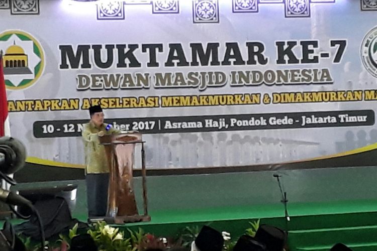 Wakil Presiden Jusuf Kalla membuka penyelenggaraan Muktamar ke-7 Dewan Masjid Indonesia, di Asrama Haji, Pondok Gede, Jakarta Timur, Sabtu (11/11/2017). 