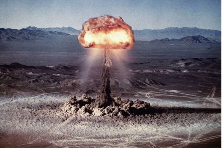 Bom atom yang disiarkan secara langsung