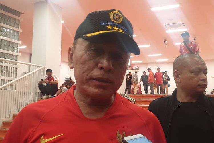 Caketum PSSI, M Iriawan alias Iwan Bule menonton laga Persija vs Persib di SUGBK (10/7/2019).