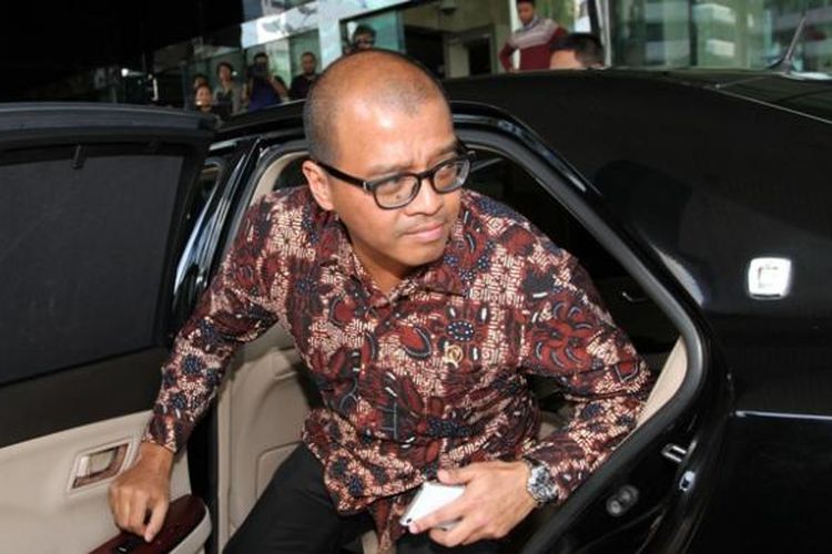 Sekretaris Kabinet Andi Widjajanto menyambangi pimpinan Komisi Pemberantasan Korupsi (KPK) di Gedung KPK, Jakarta, Kamis (18/12/2014). Andi membahas kekosongan kursi jabatan pimpinan KPK yang ditinggal Busyro Muqoddas karena telah berakhirnya masa tugas.  