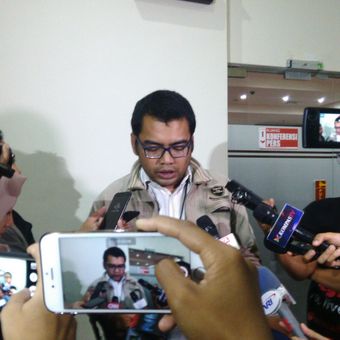 Kabag Pemberitaan dan Publikasi KPK Priharsa Nugraha di kantor KPK, Kuningan, Jakarta, Selasa (25/7/2017).