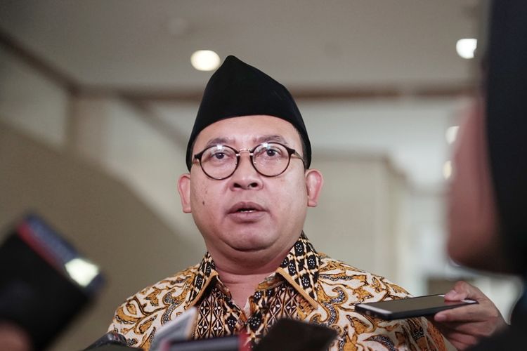 Anggota Dewan Pengarah Badan Pemenangan Nasional pasangan Prabowo Subianto-Sandiaga Uno (BPN) Fadli Zon di Kompleks Parlemen, Senayan, Jakarta, Selasa (11/6/2019).