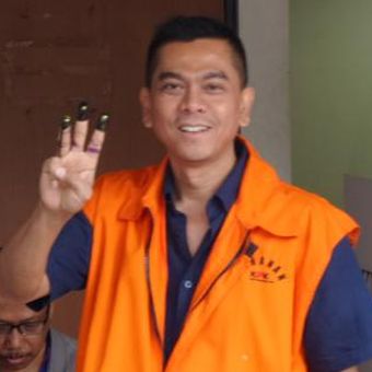 Terdakwa mantan anggota DPRD DKI, Mohamad Sanusi, mengikuti pilkada serentak di Rutan C1 Gedung KPK Jakarta, Rabu (15/2/2017).