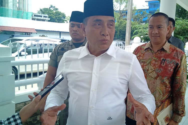 Gubernur Sumut Edy Rahmayadi membantah pemberitaan yang menyebutkan dirinya akan mundur dari jabatannya, Kamis (2/5/2019) 