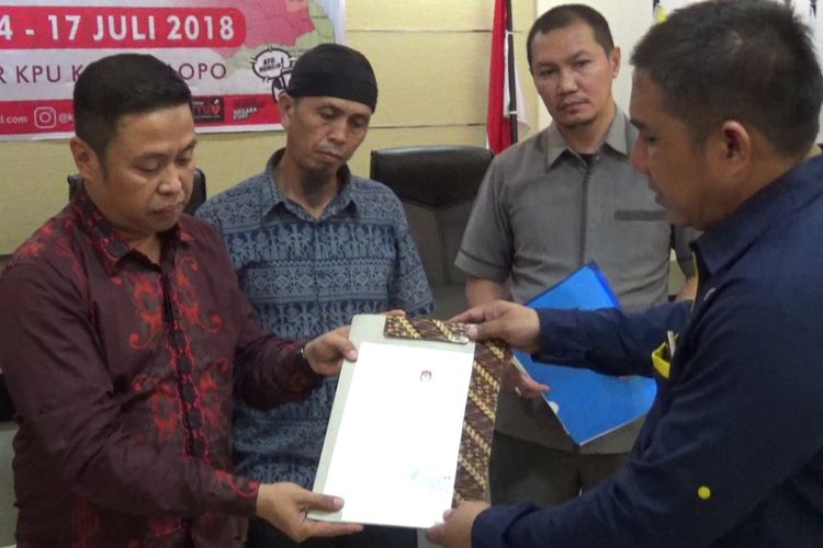 Berkas pendaftaran bakal caleg Partai Nasdem dikembalikan KPU Kota Palopo.