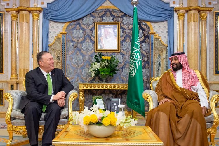 Menteri Luar Negeri Amerika Serikat (AS) MIke Pompeo bertemu Putra Mahkota Arab Saudi Pangeran Mohammed bin Salman di Jeddah, pada 18 September 2019.
