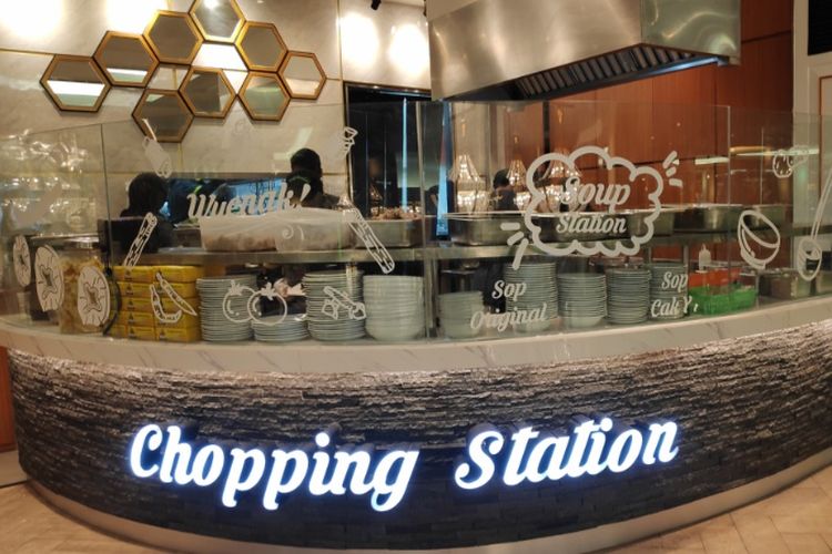 Chopping station di Restoran Chop Buntut Cak Yo.
