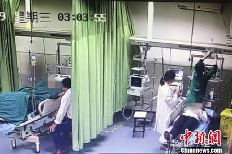 Dokter memberikan pertolongan kepada seorang gadis di China yang dilaporkan tidak bisa berhenti menangis ketika menonton film Avengers: Endgame.
