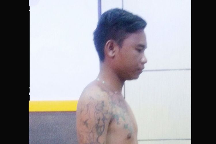 Riski Kajim tersangka pembunuhan di Manado yang menyerahkan diri di Mapolres Bone Bolango, Gorontalo