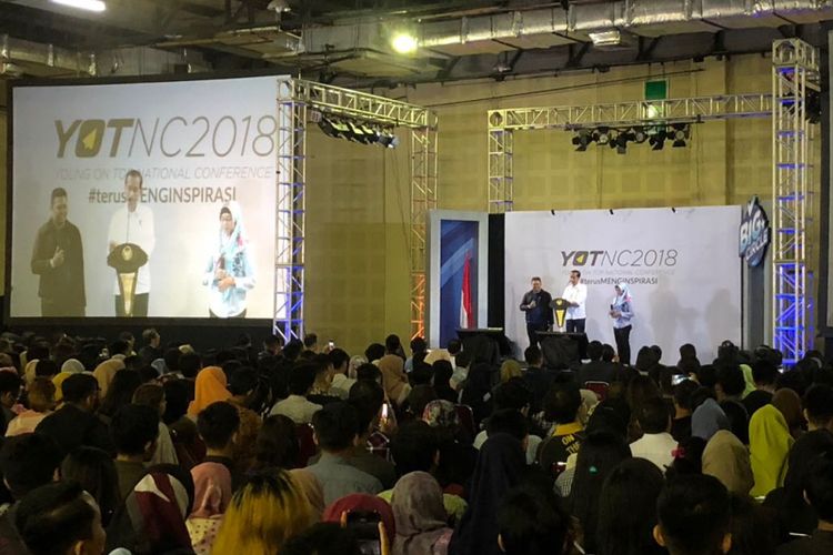 Presiden RI Joko Widodo saat berbicara di depan sekitar 1.000 orang peserta Young on Top National Conference 2018 di Balai Kartini, Jakarta Selatan, Sabtu (25/8/2018),