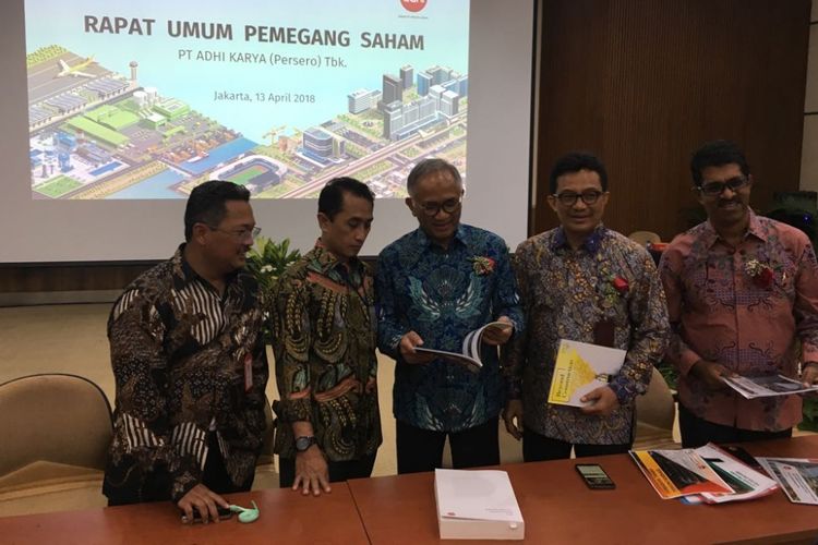 PT Adhi Karya mengumumkan perubahan susunan direksi pasca RUPS di kantor pusatnya, Jumat (13/4/2018)