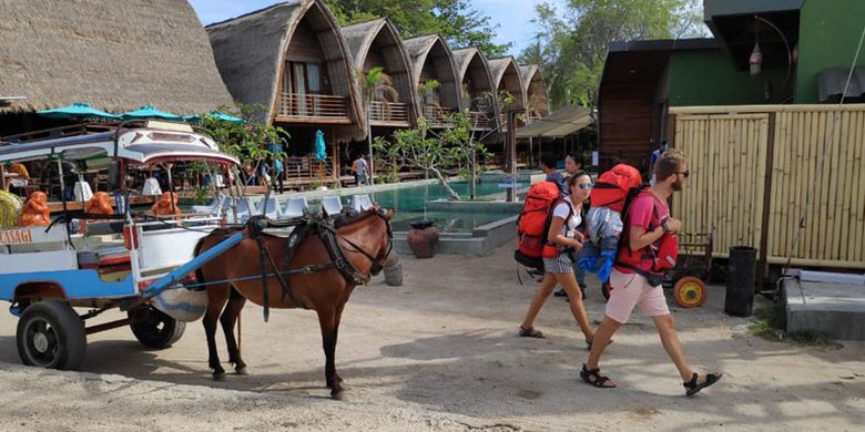 Wisatawan mancanegara di Gili Air, Kabupaten Lombok Utara, Nusa Tenggara Barat, Jumat (23/11/2018).