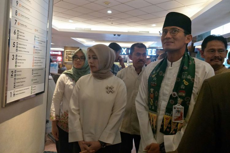 Wakil Gubernur DKI Jakarta Sandiaga Uno dan istrinya, Nur Asia, akan menjenguk mantan Gubernur DKI Jakarta Soerjadi Soedirja di RS Siloam Karawaci, Kamis (9/11/2017). 