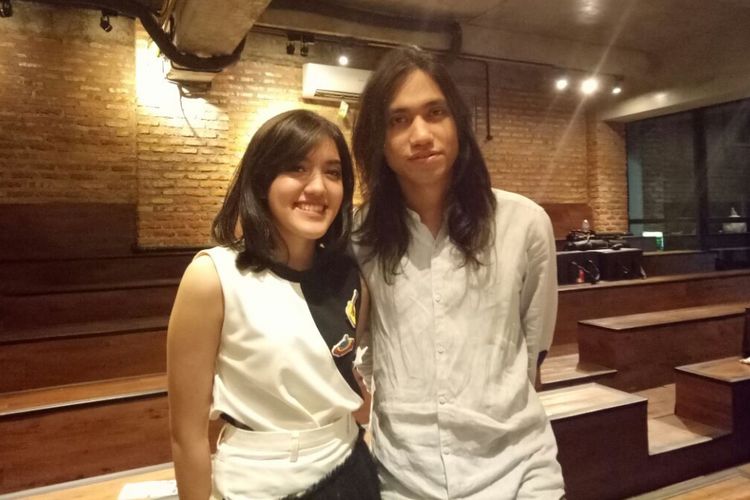 Ify Alyssa dan Gerald Situmorang ditemui usai acara Breaking Walls: Gitar Intimate Concert with Ify Alyssa di kawasan Petogogan, Jakarta Selatan, Kamis (21/12/2017).