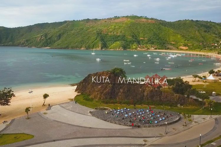 Kuta Lombok, Kompas.Com inilah Kawasan Ekonkmi Khusus (KEK) Mandalika Lombok, di kawasan ini akan dibangun Sirkuit MotoGP, dengan panjang lintasan 4,35 kilometer dan 18 tikungan, diperkirakan akan rampung 2020 mendatang