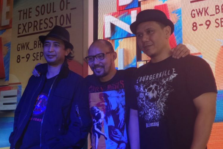 Personel PADI Reborn dari kiri ke kanan: Piyu (gitaris), Yoyo (drum), dan Fadli (vokalis), berpose dalam jumpa pers Soundrenaline di Hard Rock Cafe, Jakarta Selatan, Kamis (12/7/2018).
