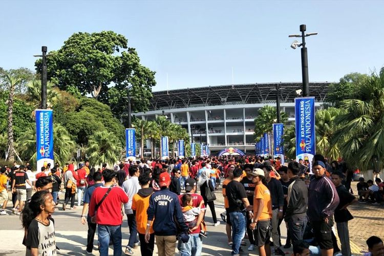 Final Piala Indonesia, The Jakmania Padati Area SUGBK, Jakarta Pusat, Minggu (21/7/2019).