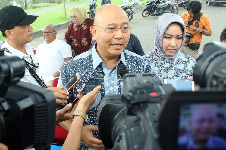 Wali Kota Medan Dzulmi Eldin usai mencoblos di TPS 112, Kota Medan, Rabu (17/4/2019)