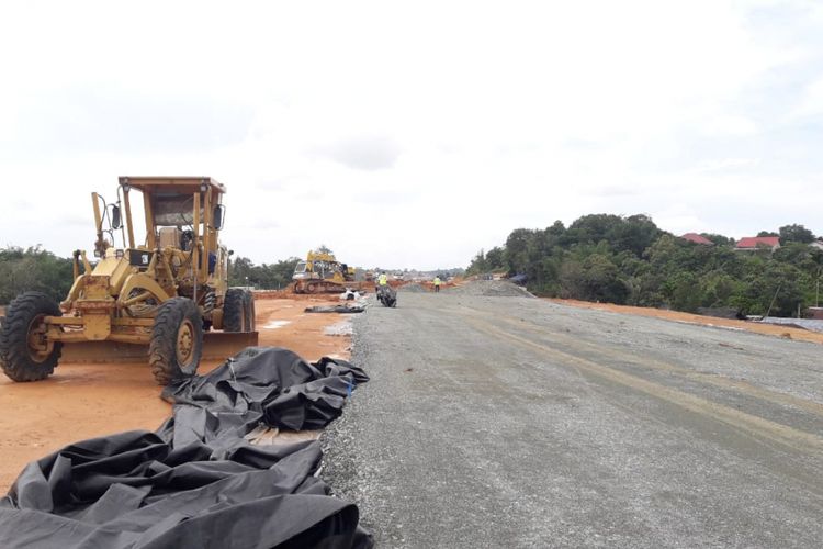 Progres Jalan Tol Balikpapan-Samarinda sepanjang 99,3 kilometer per Jumat (7/9/2018).