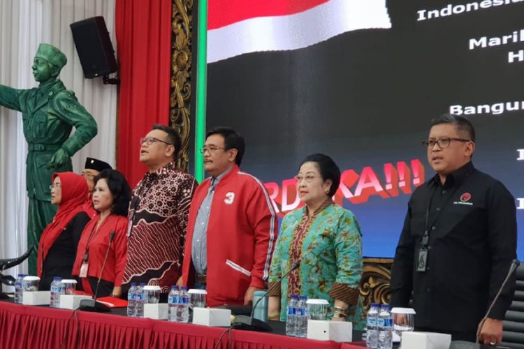 Ketua Umum DPP PDI-P Megawati Soekarnoputri membuka sekolah partai untuk para calon anggota legislatif tingkat DPR RI. Acara sekolah caleg ini digelar di Kantor DPP PDI-P, Menteng, Jakarta Pusat, Kamis (15/11/2018). 
