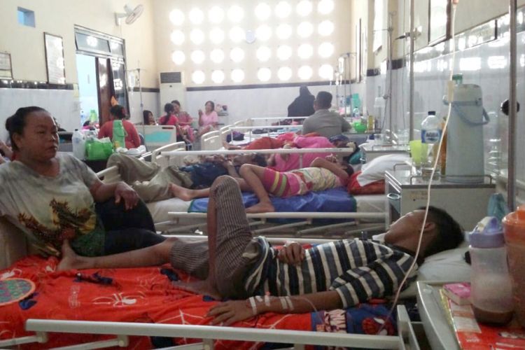 Suasana di salah satu ruang rawat inap di RSUD Jombang Jawa Timur. Pada Jumat (11/1/2019), beberapa anak dirawat di ruangan ini akibat virus demam berdarah dengue (DBD).