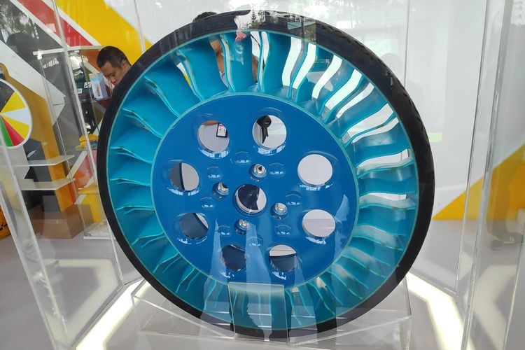 Dunlop Gyroblade, ban masa depan tanpa udara di GIIAS 2019