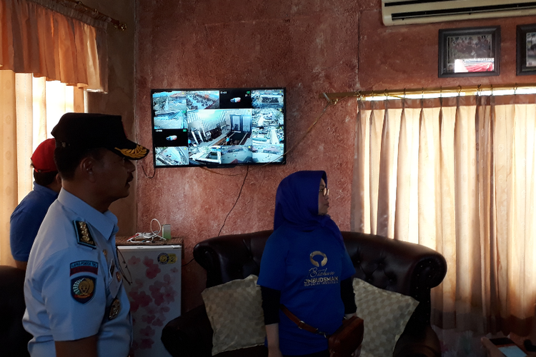 Ombudsman RI saat melakukan sidak di Lapas Pemuda Klas IIA Tangerang, Banten, Selasa (19/6/2018). Salah satu yang dicek yakni penggunaan kamera CCTV.