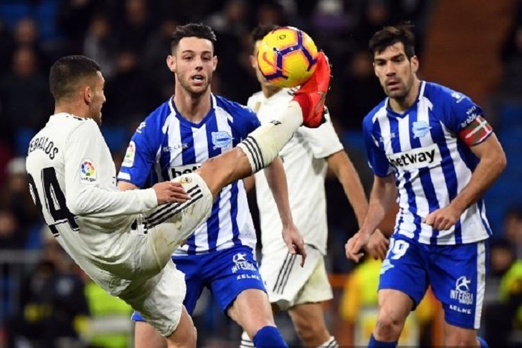 Real Madrid menang telak pada laga versus Deportivo Alaves di Stadion Santiago Bernabeu dalam lanjutan La Liga Spanyol, 3 Februari 2019.  