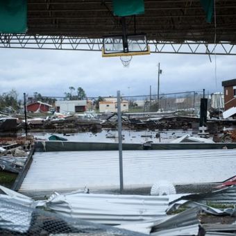 Kerusakan akibat Badai Michael di Panama City, Florida, Amerika Serikat, Rabu (10/10/2018). (AFP/Brendan Smialowski)