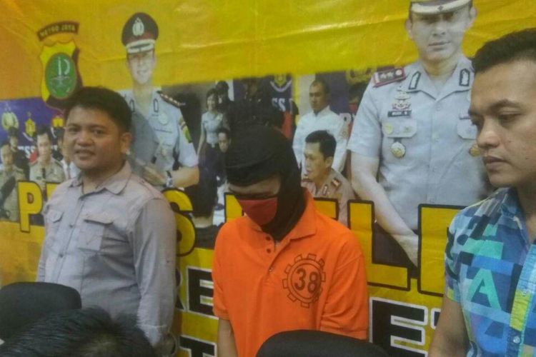 Rusmin Zainuddin (34), penipu bermodus jual mobil di OLX yang ditangkap Polres Metro Jakarta Selatan, Rabu (30/8/2017).