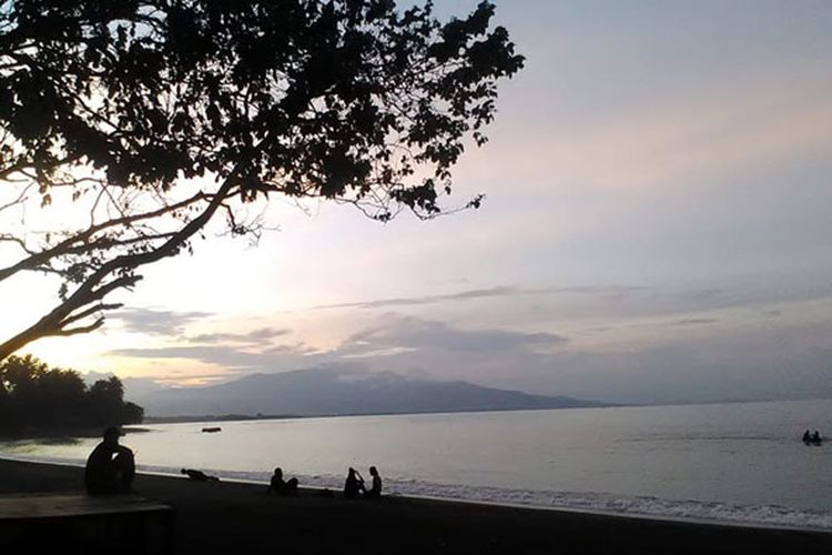 Pantai Waiara di Kabupaten Sikka, Nusa Tenggara Timur (NTT), Minggu (3/2/2019).