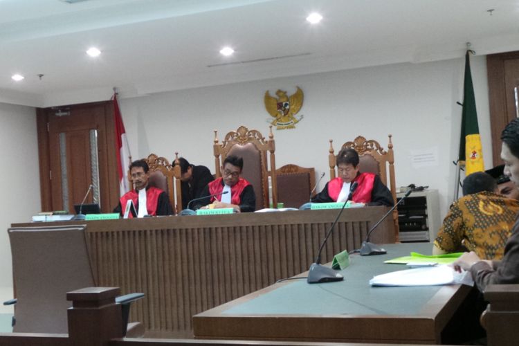 Majelis hakim yang menangani perkara Penundaan Kewajiban Pembayaran Utang (PKPU) PT First Anugerah Karya Wisata alias First Travel, di Pengadilan Negeri Jakarta Pusat, Jumat (18/8/2017).
