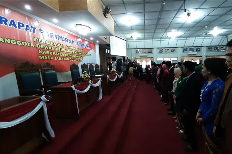 Suasana Rapat Paripurna Istimewa Pelantikan Anggota DPRD Gunungkidul Periode 2019-2024 Senin (12/8/2019)