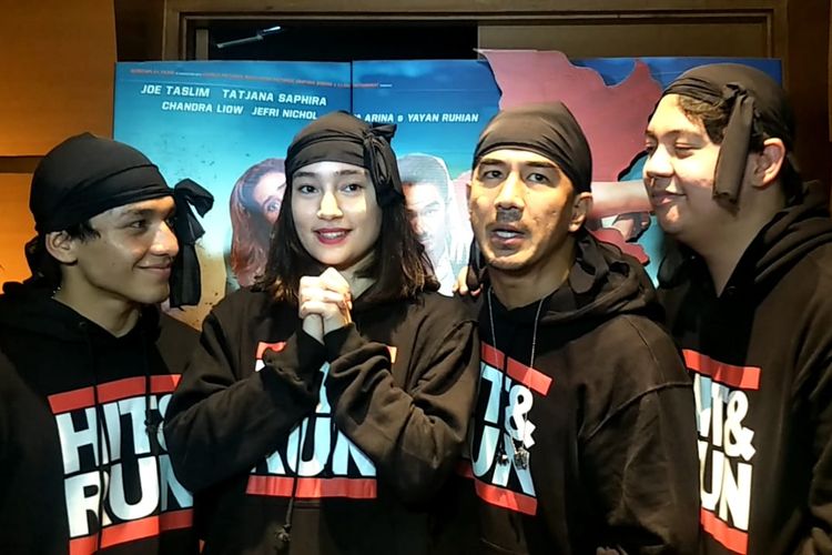 Jefri Nichol, Tatjana Saphira, Joe Taslim dan Chandra Liow ditemui saat theater visit Hit & Run di XXI Blok M Square, Kebayoran, Jakarta Selatan, Selasa (4/6/2019).